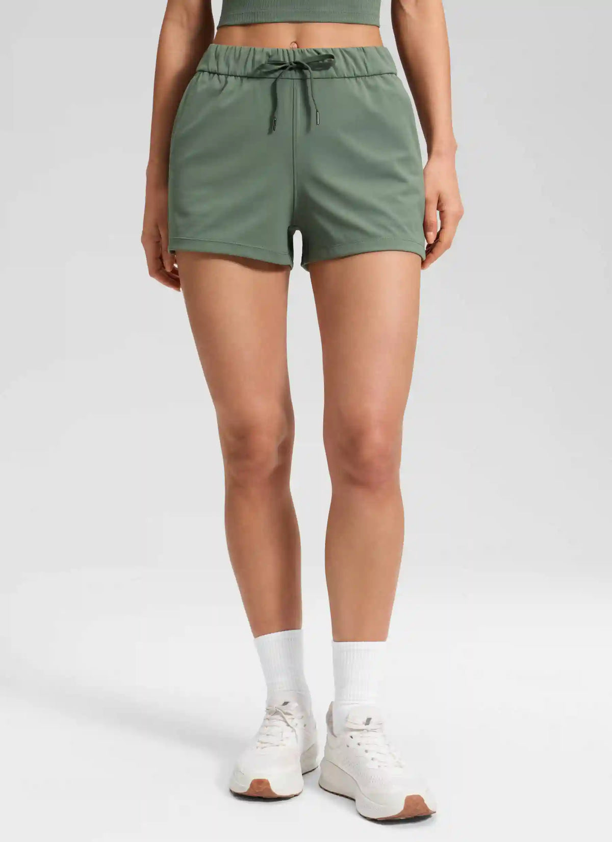 Stretch Mid Rise Pocket Shorts 2.5"